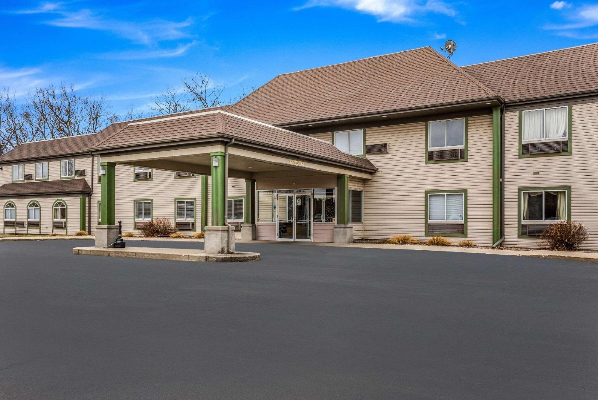 Econo Lodge Whitehall Near Michigan'S Adventure Exteriér fotografie