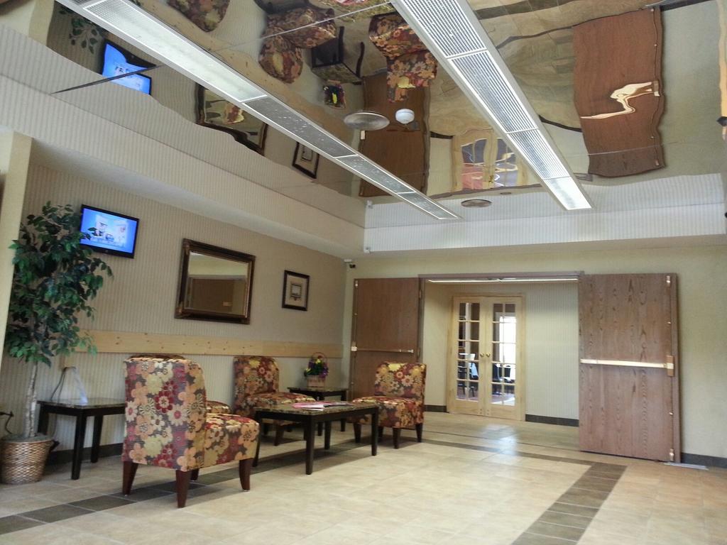Econo Lodge Whitehall Near Michigan'S Adventure Exteriér fotografie